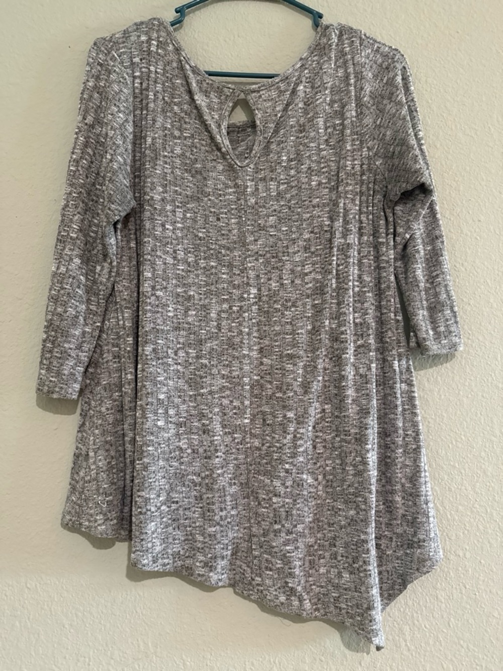 Cozy Heather Gray Tunic Top with Scoop Neck - Picture 4 of 4
